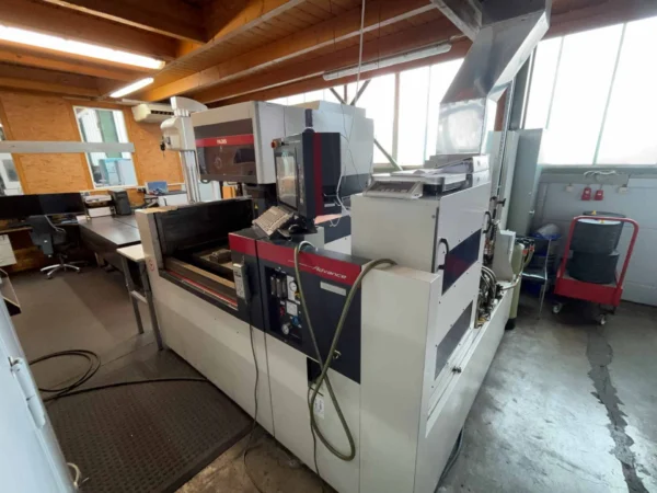 Mitsubishi Electric FA20S Advance Mitsubishi Drahterodiermaschine FA20S