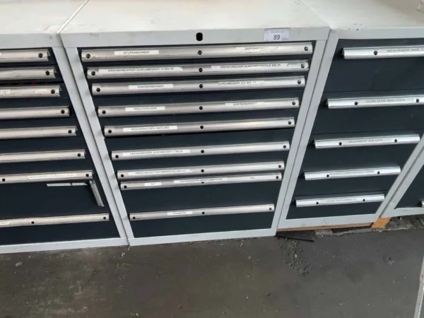 LISTA Werkzeugschubladenschrank LISTA, mit Inhalt (Stufenbohrer, Reduzierhülsen, Austreibkeile)