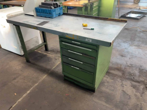 Werkbank, Metallunterbau mit Schubladenschrank, mit Inhalt