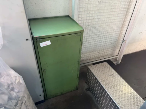 Werkzeugschrank mit Pressenwerkzeug, mit Inhalt