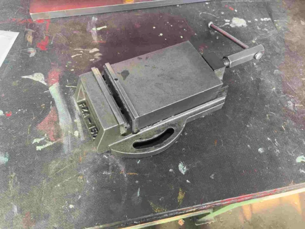 FZA FZA-150 Maschinenschraubstock mit Schwenkfuß