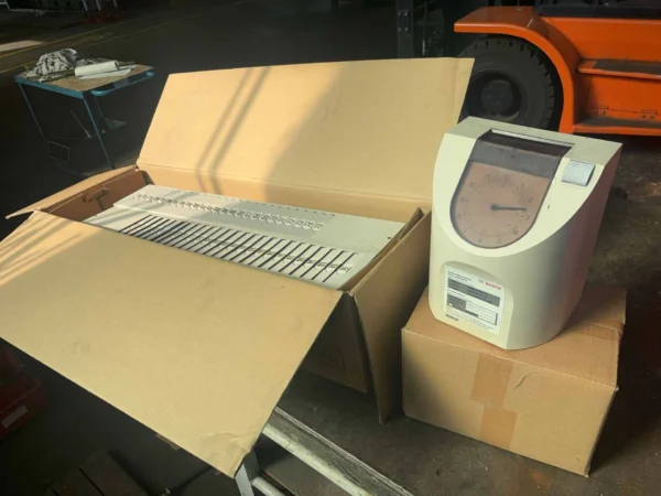 Bosch Stempeluhr mit Steckkarten-Haltern