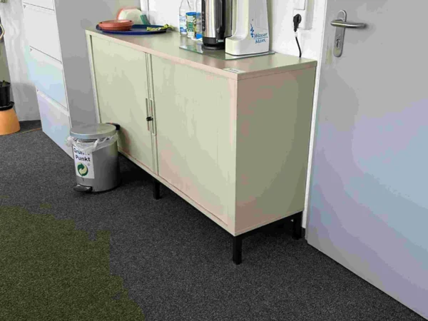 Sideboard, beige, mit Rollladentüren vertikal
