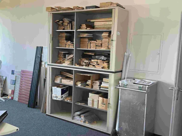 Sideboard, beige, mit Rollladentüren vertikal, 2 Stück