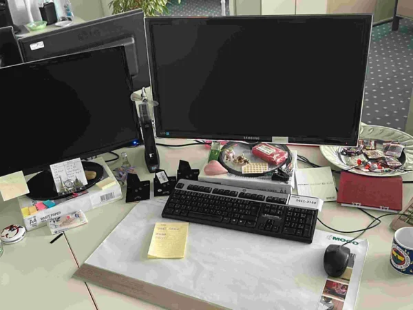 EDV-Arbeitsplatz mit 2 Monitore SAMSUNG, Mini-PC IGEL, Tastatur, Maus