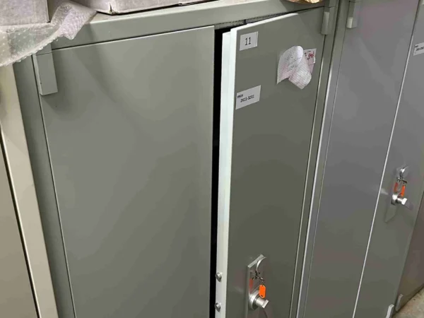 Wertschutzschrank/Tresor, hellgrau, 1-türig, mit Doppelschloss