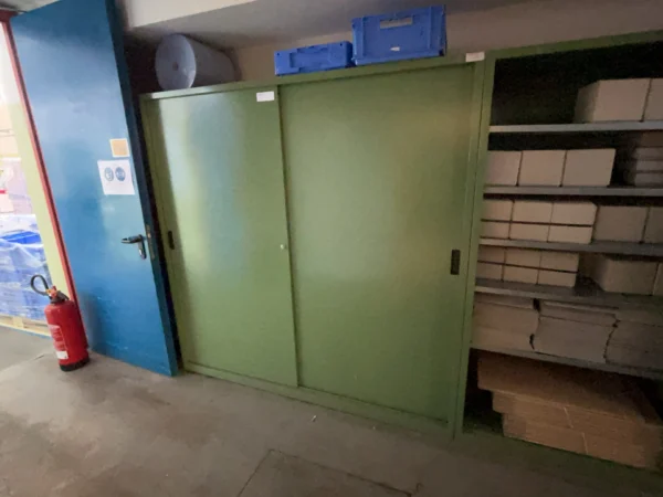 Schiebetürenschrank