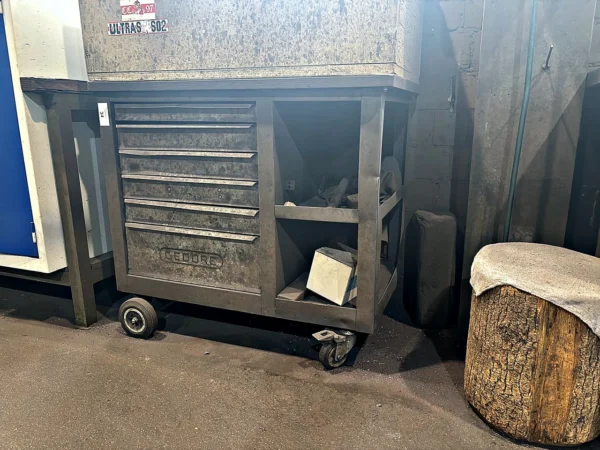 Rollbare Werkbank GEDORE, mit Inhalt