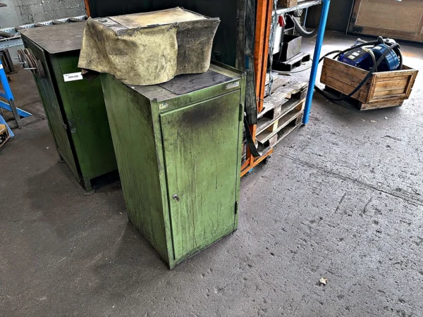 Werkzeugschrank, mit Inhalt