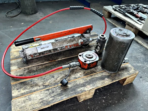 Hydraulik-Handpumpe POWER TEAM, mit Zylindern