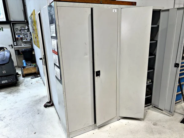 Werkstattschrank, ohne Inhalt