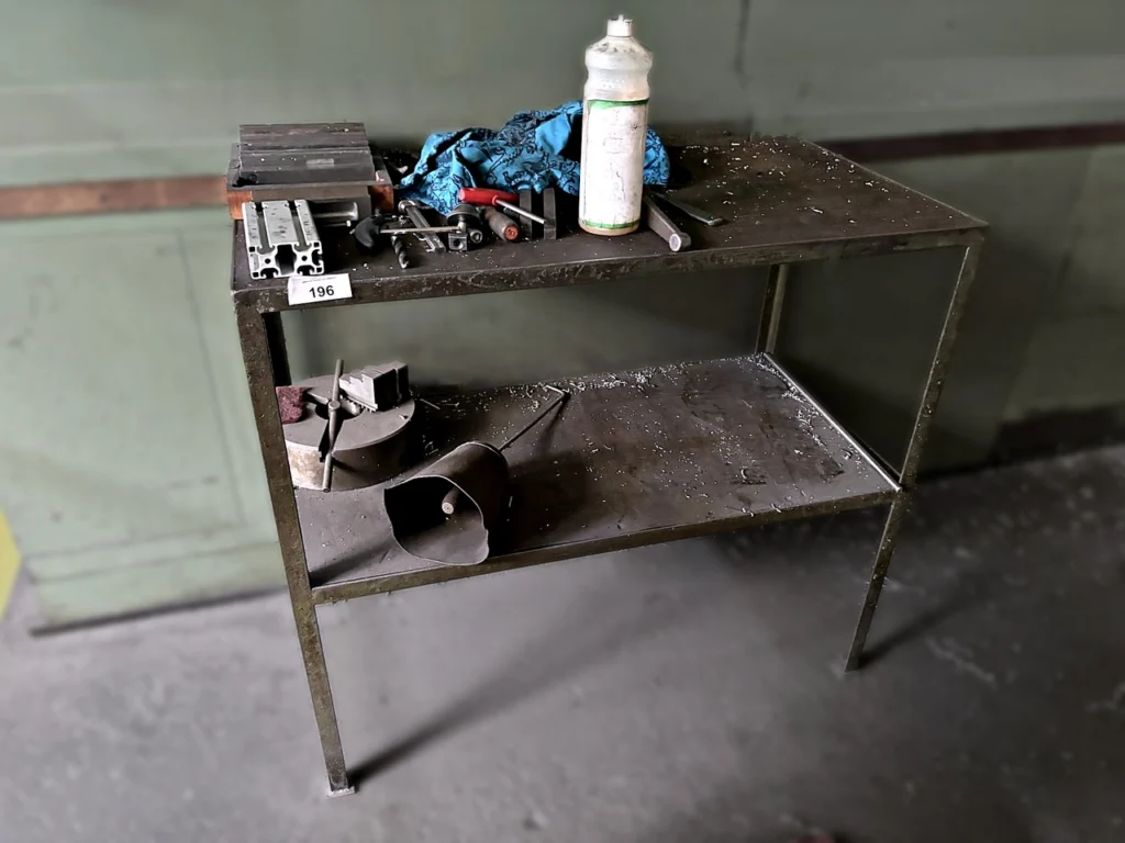 Werkstatttisch ohne Inhalt