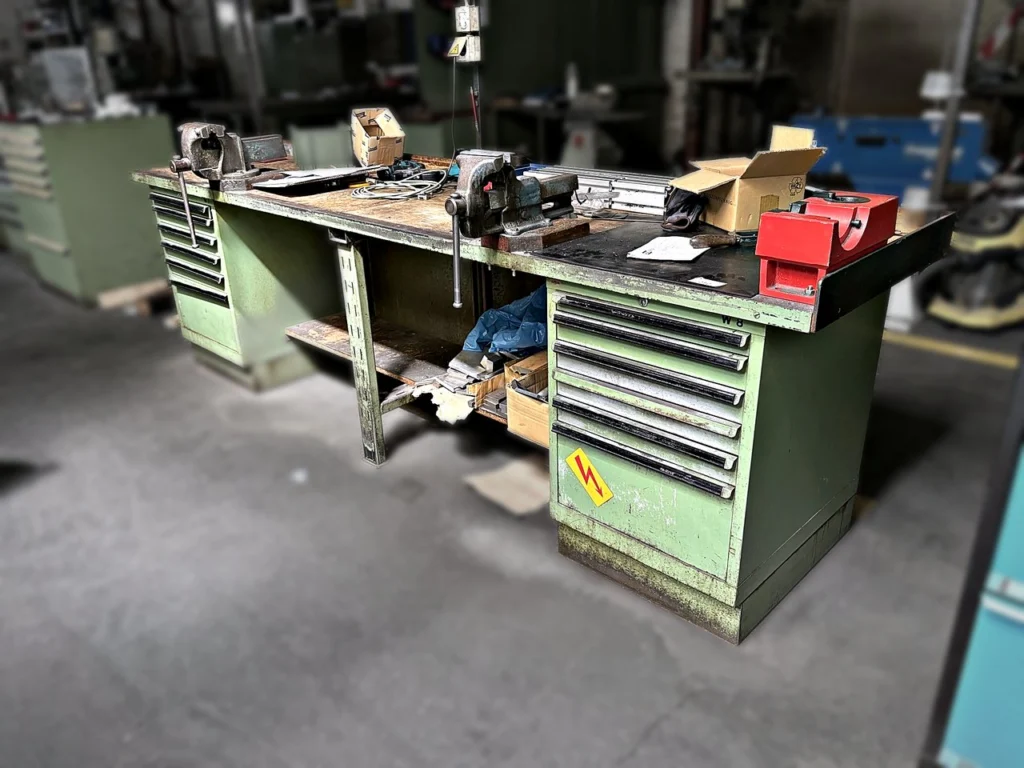 LISTA Werkbank mit Schraubstock