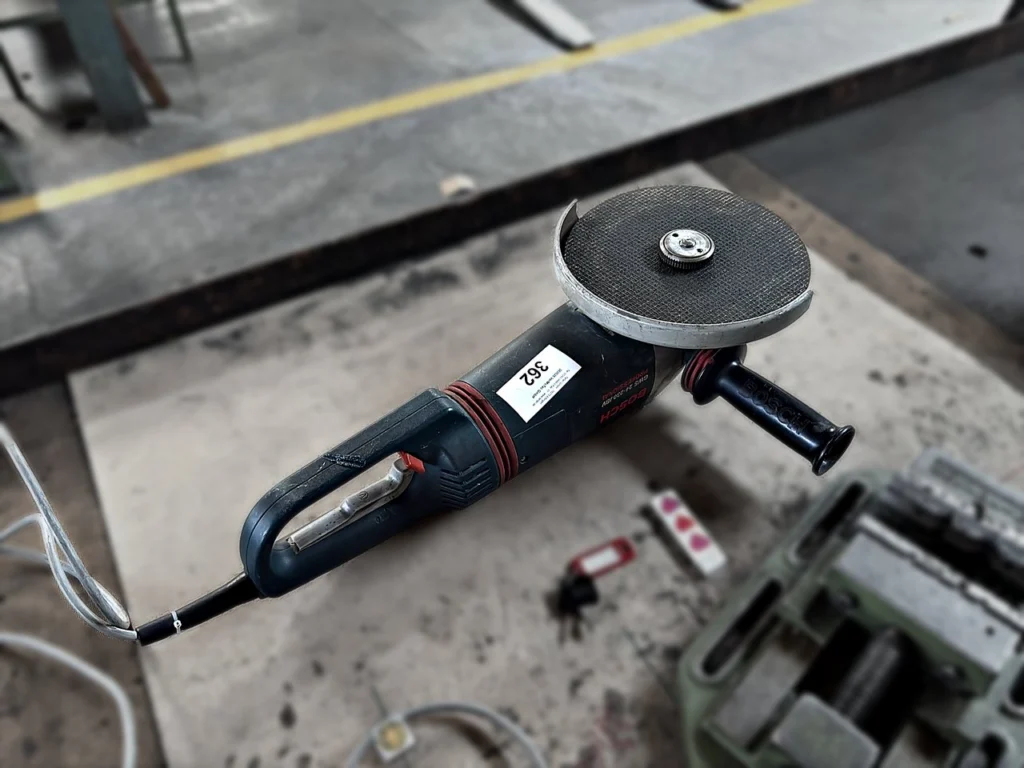 Bosch GWS 24-230 JBV Winkelschleifer