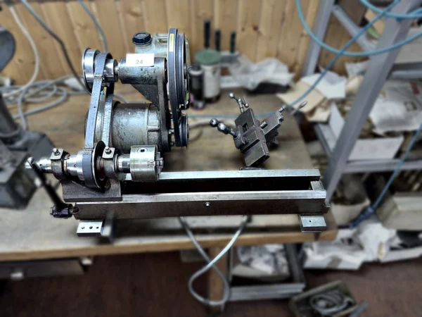 Drehmaschine mit Riemenantrieb
