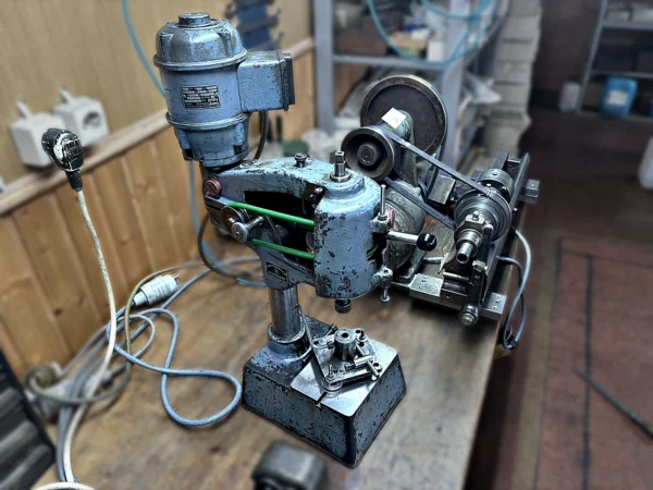 Hahn & Kolb Gewindeschneidmaschine