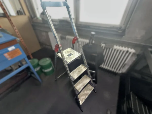 Hailo ProfiStep Alu-Stehleiter, 4 Stufen