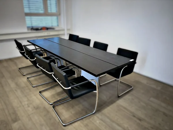 Konferenztisch mit Freischwingern 8 Stück