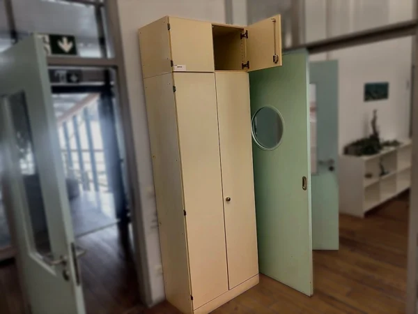 Büroschrank mit Aufsatzschrank