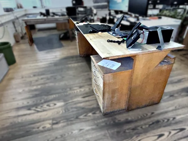 Schreibtischkombination mit Rollcontainern