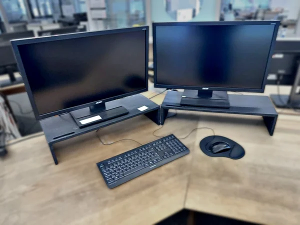 Acer V276HL LED-Monitore 2 Stück mit Monitorständern, Tastatur und Maus