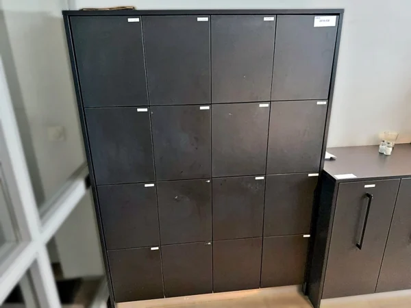 Schließfachschrank 16 Fächer