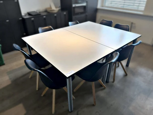 Besprechungstisch mit Stühlen 8 Stück