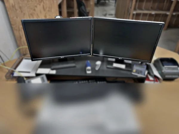 EDV-Konvolut mit Monitoren 2 Stück
