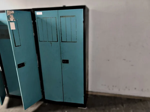 Stahlschrank zweitürig