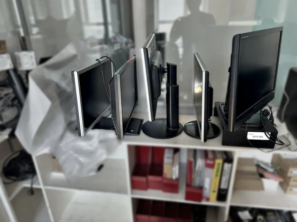 TFT-Monitore 6 Stück
