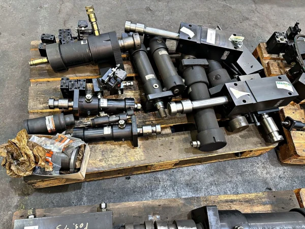 Posten Hydraulikzylinder und Spannelemente