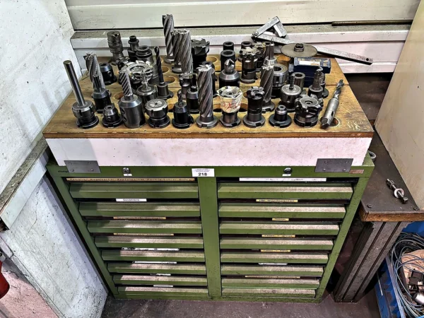 Stumpf STS 410/1-4 Werkzeugschubladenschrank mit SK-40-Werkzeugaufnahmen mit Inhalt