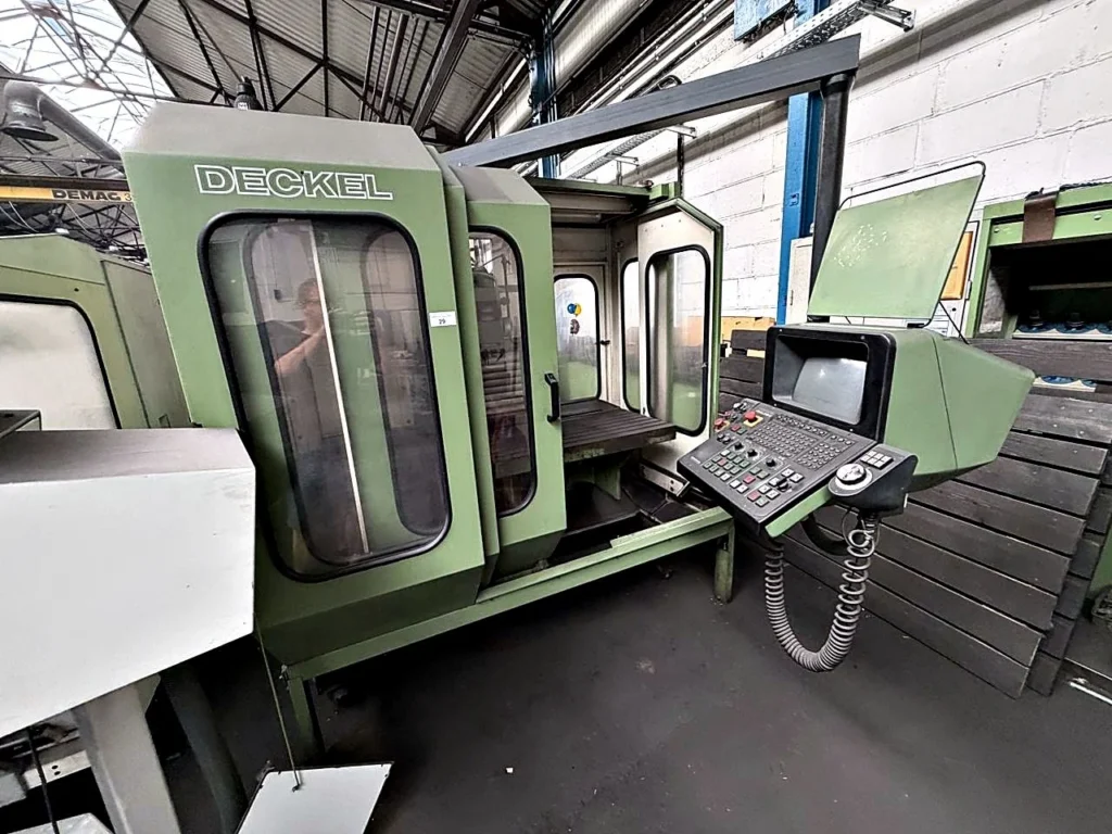 Universal-Werkzeugfräsmaschine Deckel FP 5 A